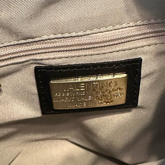 VALENTINO, Mario NEW Crossbody black bag. - Picture 10 of 13